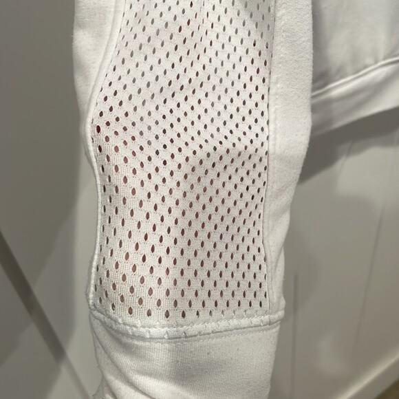 Under Armour Women's Size M Pullover Sweatshirt Cowel Neck White Athletic Hoodie - Picture 4 of 5